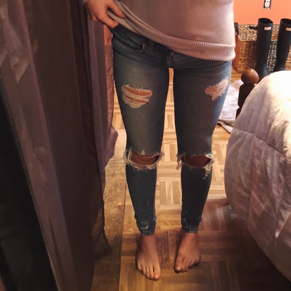 American Eagle Distressed Jeans